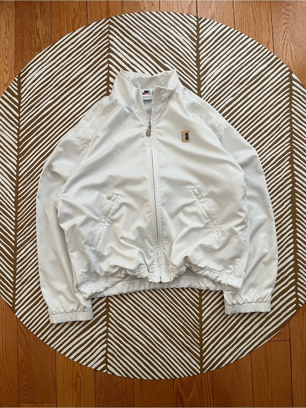 Nike Vintage Women's Tennis Windbreaker (women's L)